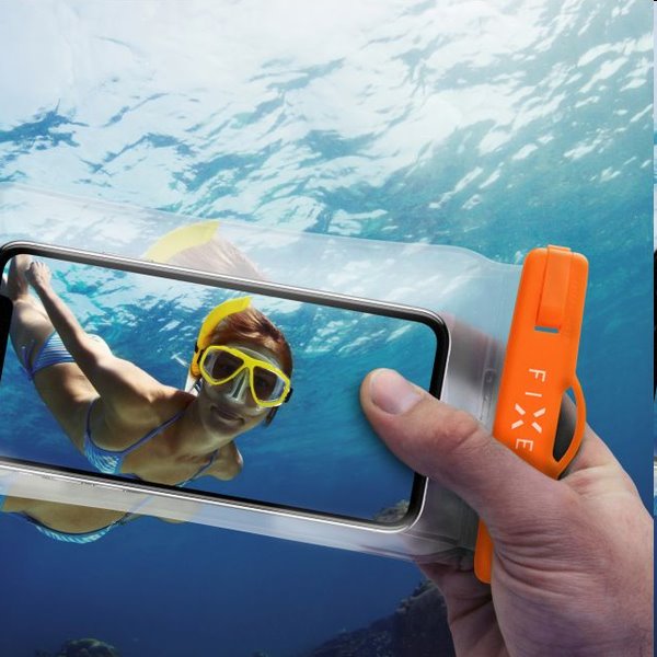 Vodeodolné plávajúce puzdro na mobil FIXED s kvalitným uzamykacím systémom a certifikáciou IPX8, oranžová