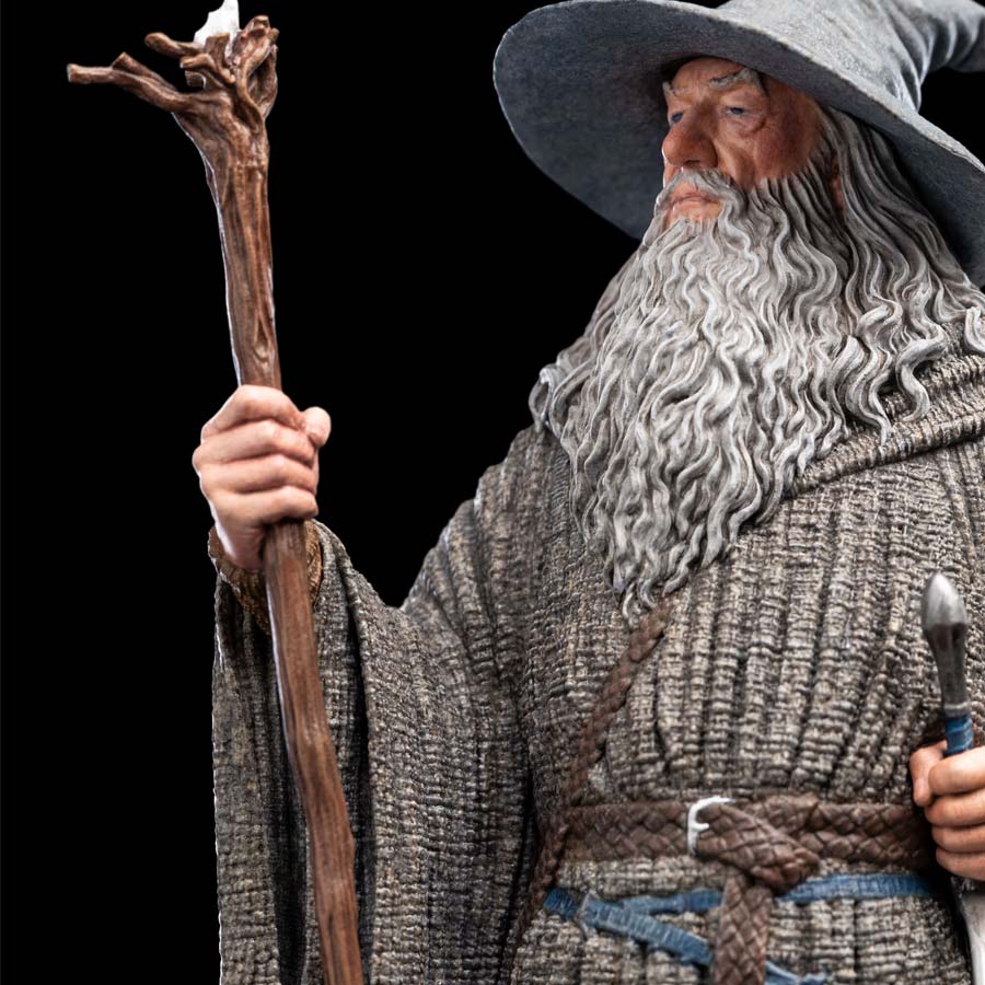 gandalfgreywetastatuepopis3