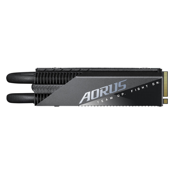 E-shop GIGABYTE AORUS NVMe Gen 4 7000s SSD disk 2 TB, (7000 MBs, 6850 MBs), HeatSink GP-AG70S2TB-P