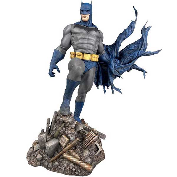 DC Gallery Batman Defiant PVC Diamore