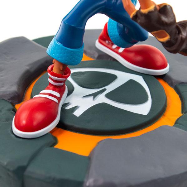 Crash Selfie Statue (Crash Bandicoot)