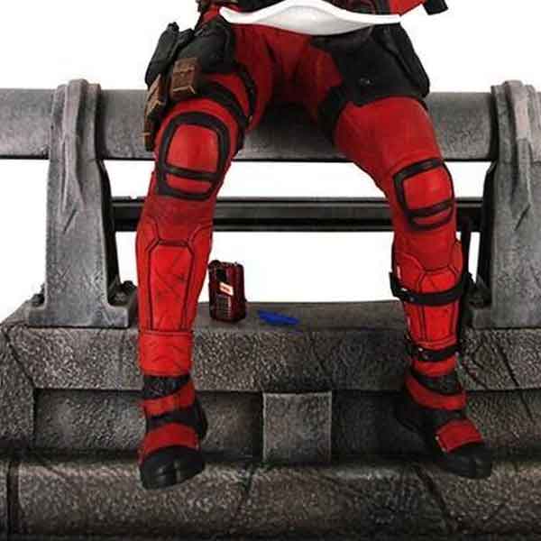 Figúrka Deadpool Premier Collection Statue