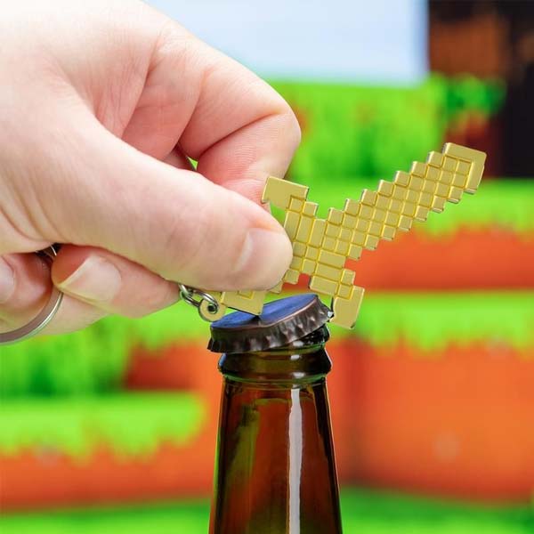 Kľúčenka Sword s otváračom na fľaše (Minecraft)