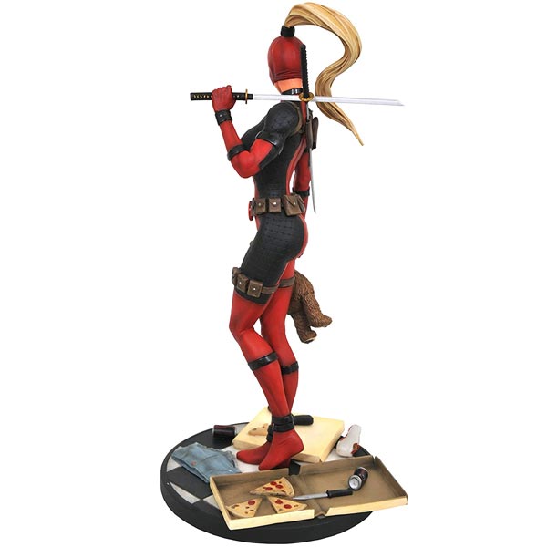 Socha Marvel Premier Lady Deadpool Statue 30 cm