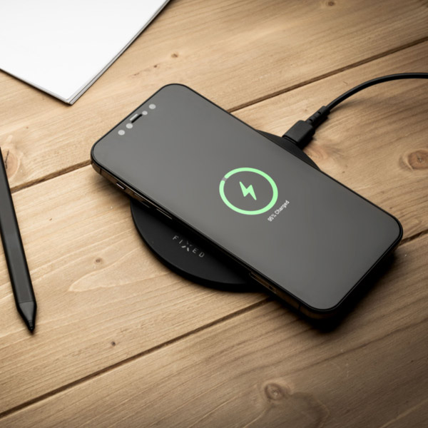 FIXED SlimPad Podložka pre rýchle bezdrôtové nabíjanie telefónu, 15 W, čierna FIXED SlimPad Podložka pre rýchle bezdrôtové nabíjanie telefónu, 15 W, čierna