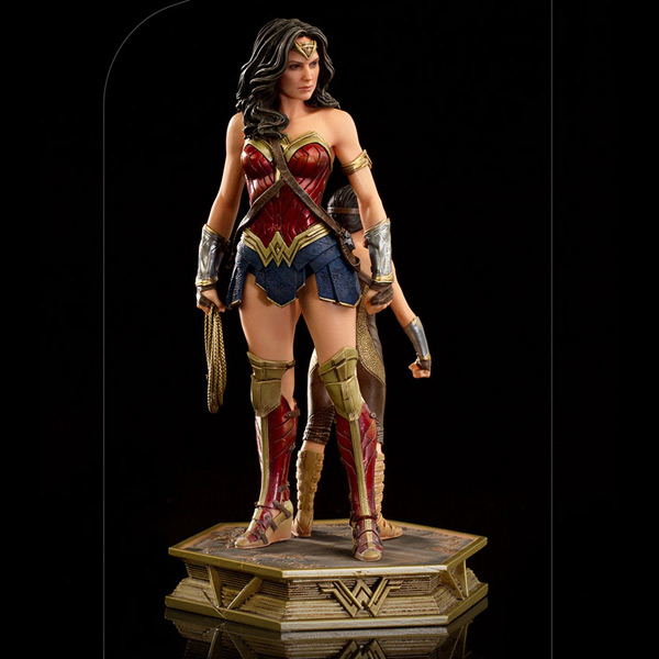 Soška Wonder Woman Young Diana Deluxe Art Scale 1/10 (DC)
