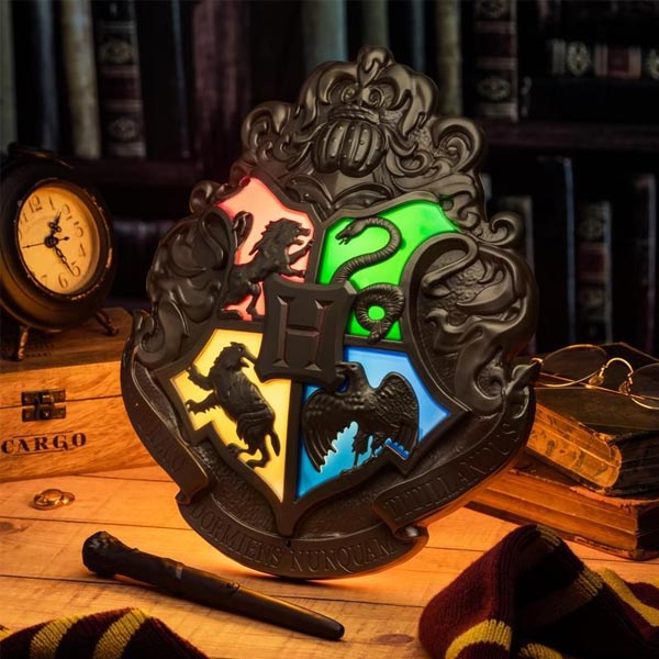 Lampa Rokfortský erb s ovládačom v tvare prútika (Harry Potter)
