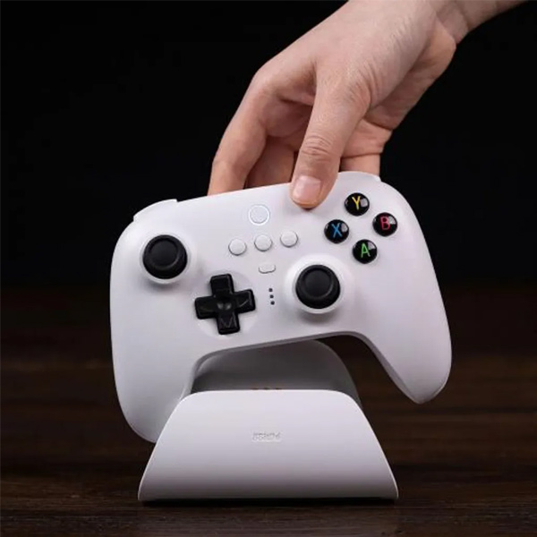 Bezdrôtový herný ovládač 8BitDo Ultimate 2,4 G Pad PC, biely