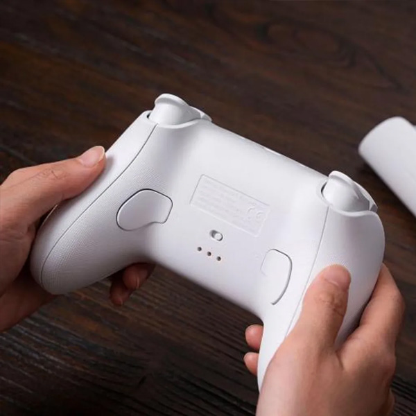 Bezdrôtový herný ovládač 8BitDo Ultimate 2,4 G Pad PC, biely