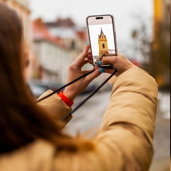 Zadný kryt FIXED Pure Neck so šnúrkou na krk pre Samsung Galaxy S24, čierna