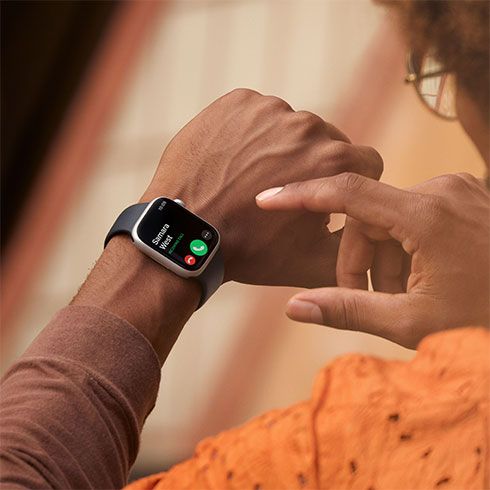 Apple Watch Series 8 GPS 45mm puzdro z temne atramentového hliníka *Trieda C*