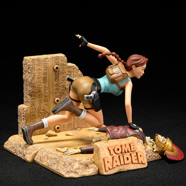 Figúka Tomb Raider Lara Croft 16 cm