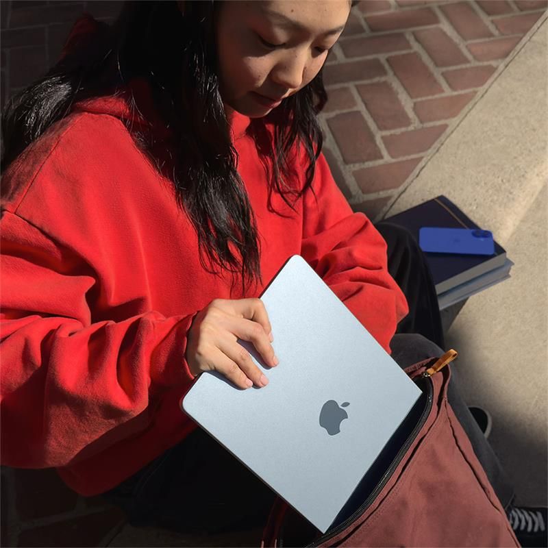 MacBook Air 13" Apple M4 10C CPU 8C GPU 16GB 256GB Polnočný SK