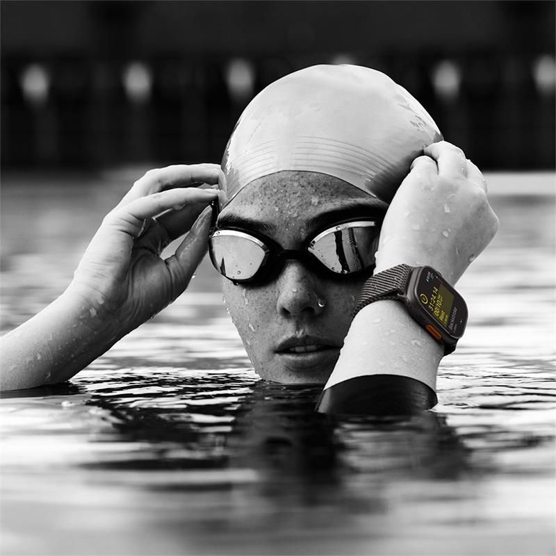 Apple Watch Ultra 2 GPS + Cellular 49mm Black Titanium Case with Black Trail Loop - S/M *Rozbalený*