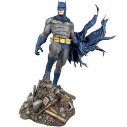 DC Gallery Batman Defiant PVC Diamore na pgs.sk