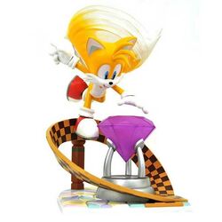 Diamond Sonic Tails PVC Statue